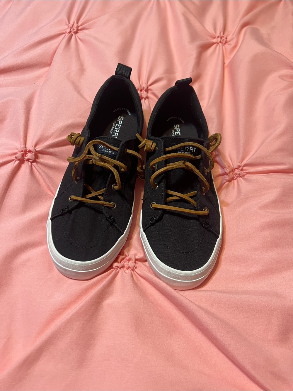 Sperry Black Crest vibe Sneakers with Brown Laces